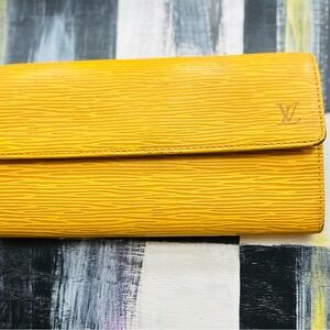 Louis Vuitton Vibrant Epi Yellow Clutch